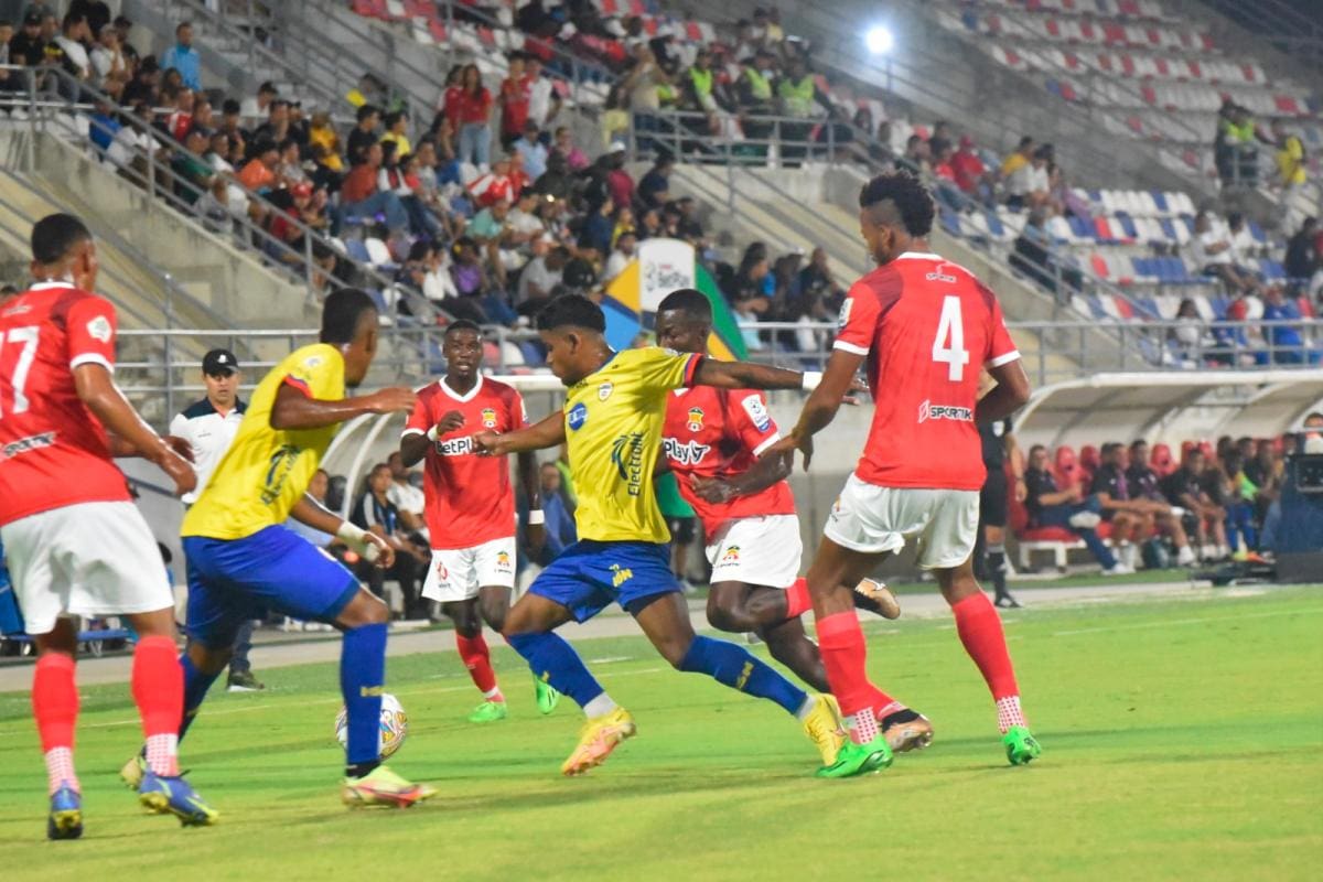 Real Cartagena: hinchas exigen que regrese el color amarillo y verde