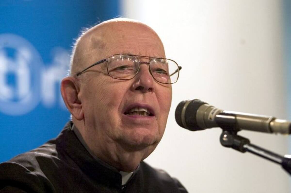 Ordenado sacerdote en 1954, fue ayudante durante varios años del padre Candido Amantini, exorcista de la Santa Sede, antes de sucederlo en 1990. //Archivo.