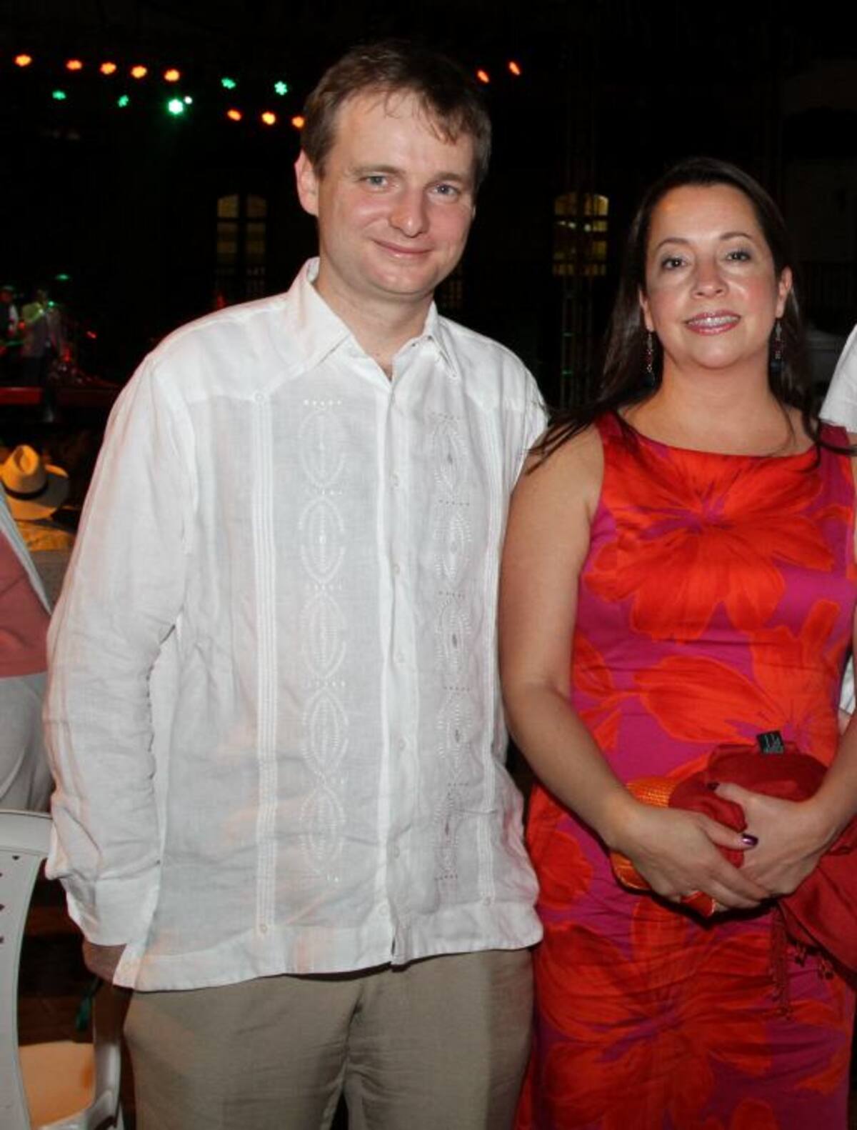 El Embajador Británico, Lindsay Croisdale y Bárbara de Croisdale.