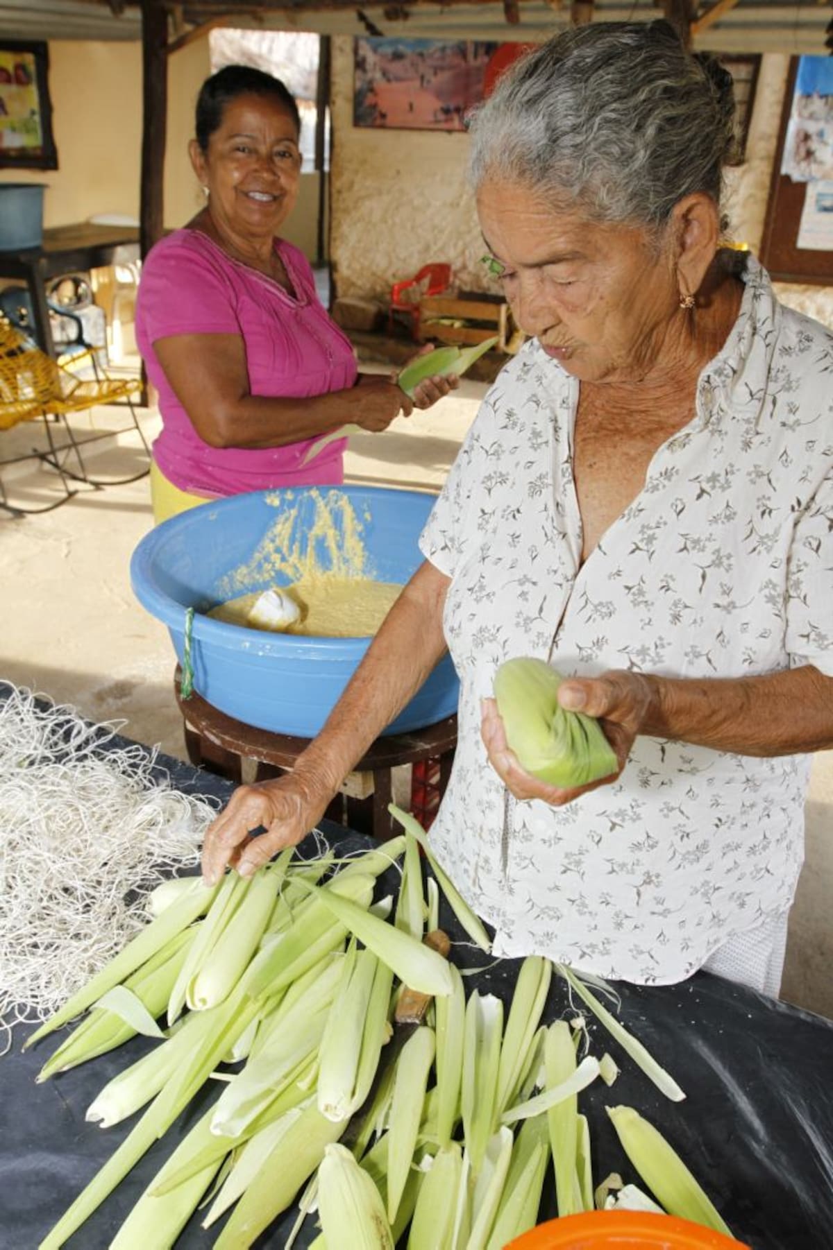 Magaly Beltrán Puello y su madre, Clara Puello. JULIO CASTAÑO - EL UNIVERSAL