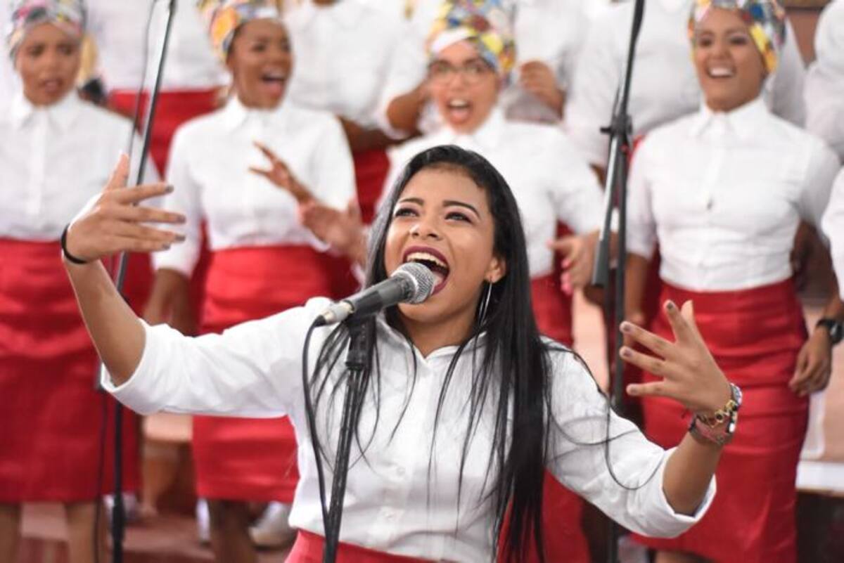 Una de las integrantes del Coro Gospel de Unibac. CORTESÍA