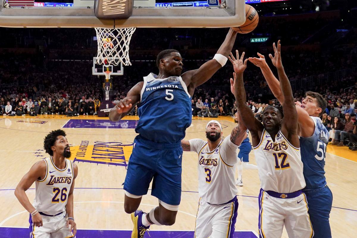 Los Lakers de Los Ángeles van mejorando en el baloncesto de la NBA