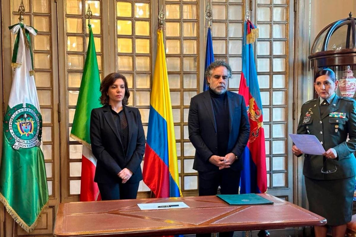 Es oficial: Benedetti se posesionó como embajador de Colombia ante la FAO
