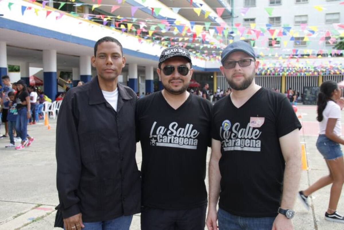 Henry Martínez, coordinador académico; Camilo Vargas, rector; y Jhon Eder Cuéllar Martínez. LUIS APARICIO - EL UNIVERSAL.