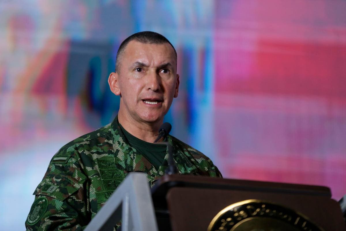 Procuraduría abrió indagación contra el comandante del Ejército Nacional