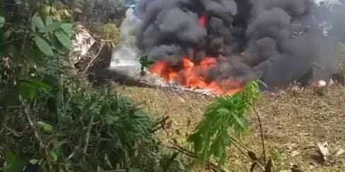 Confirman 8 muertos y 15 heridos graves tras accidente de avión de la Fuerza Aérea