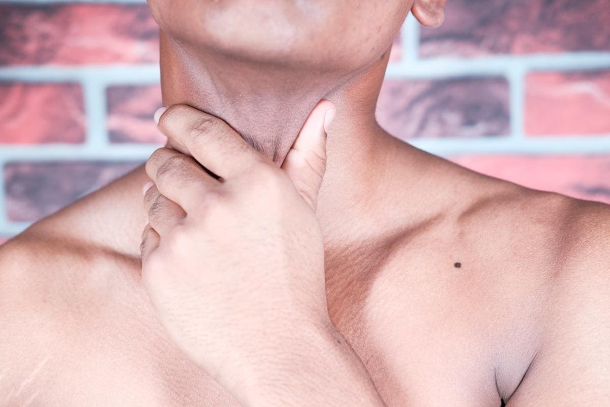 ¿Tienes el cuello oscuro? Podría ser señal de esta enfermedad