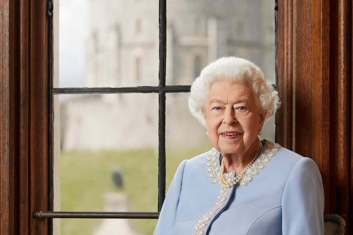 Fotos: Reina Isabel II posa igual desde los dos años, no ha cambiado
