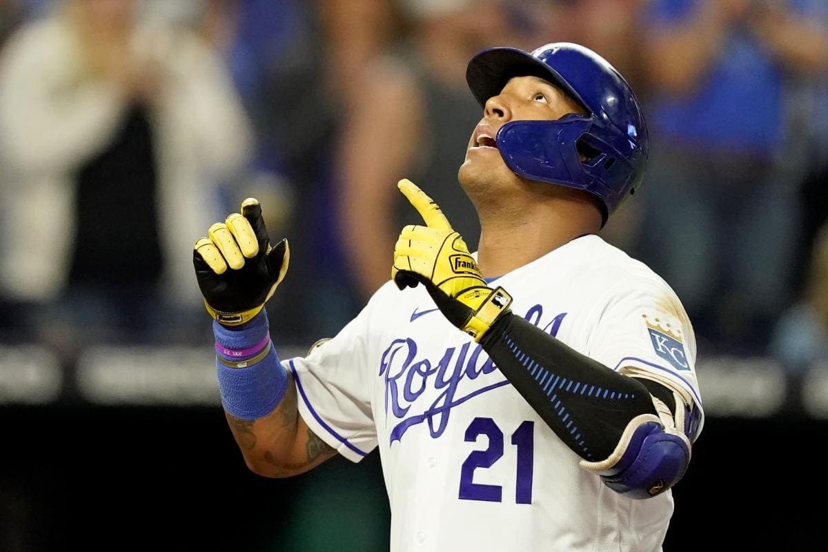 Salvador Pérez conecta su jonrón 45 y empata marca de Johnny Bench en una temporada de Grandes Ligas