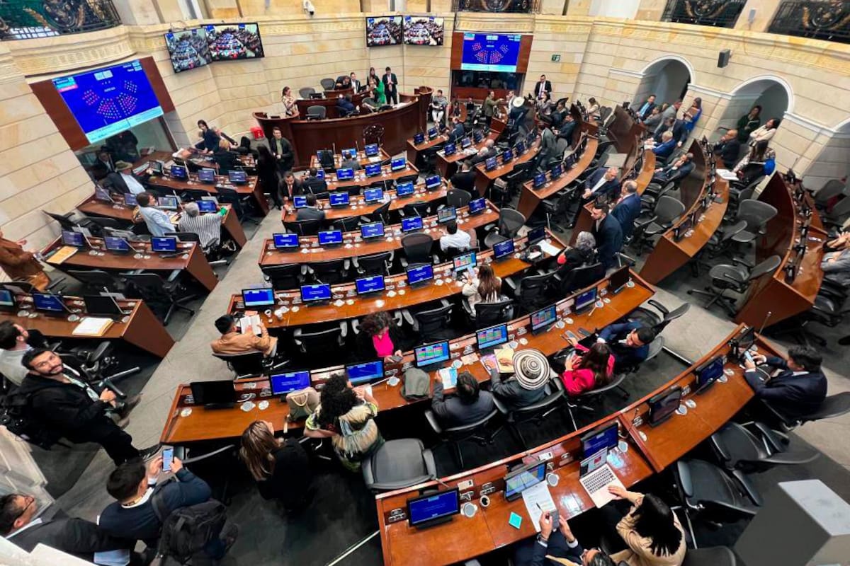 Congresistas trabajarán más y tendrán menos vacaciones