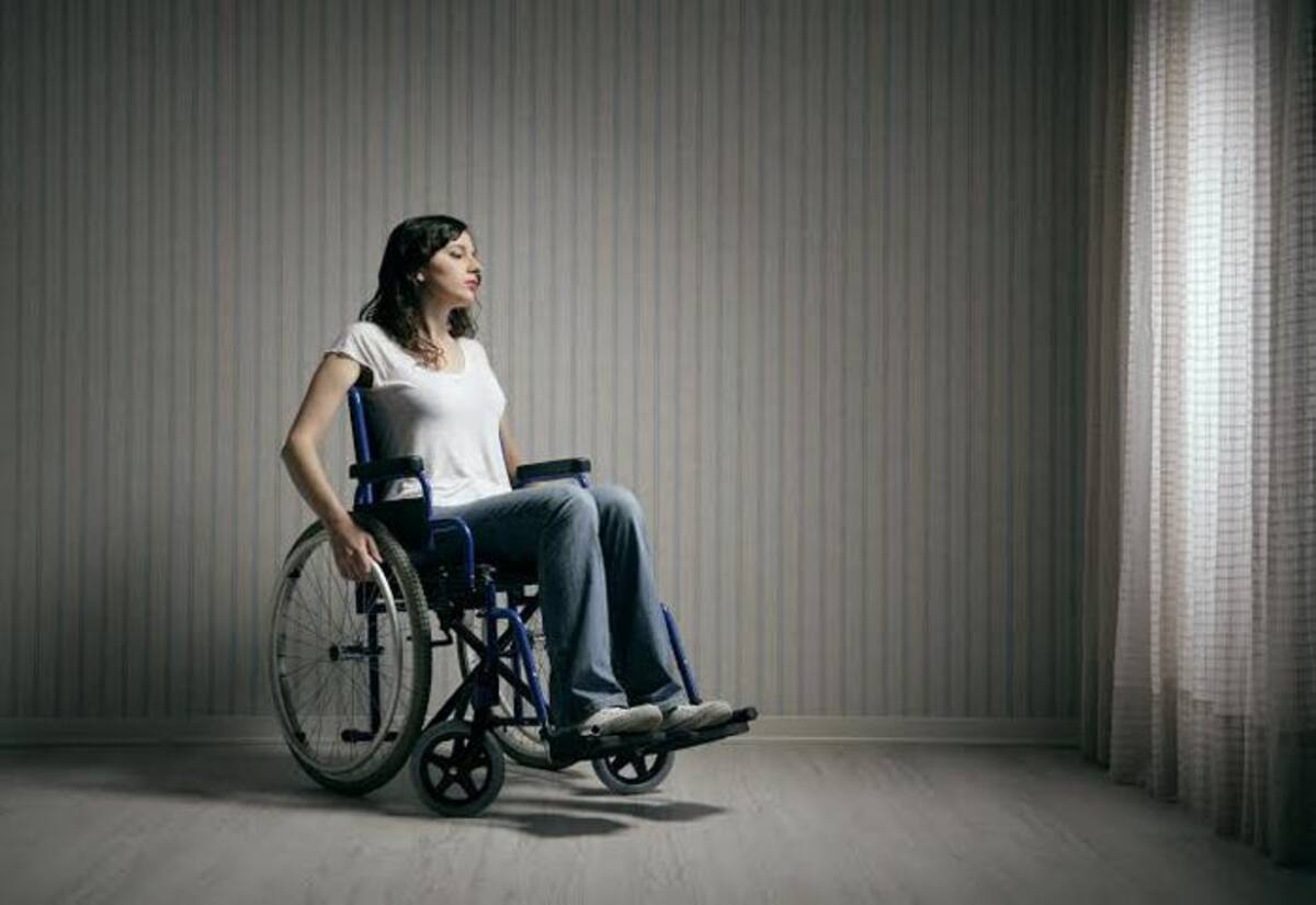 La calidad de vida de las personas afectadas con EM va disminuyendo, se van deteriorando, terminan en sillas de rueda y requieren de cuidados especiales. 123RF.