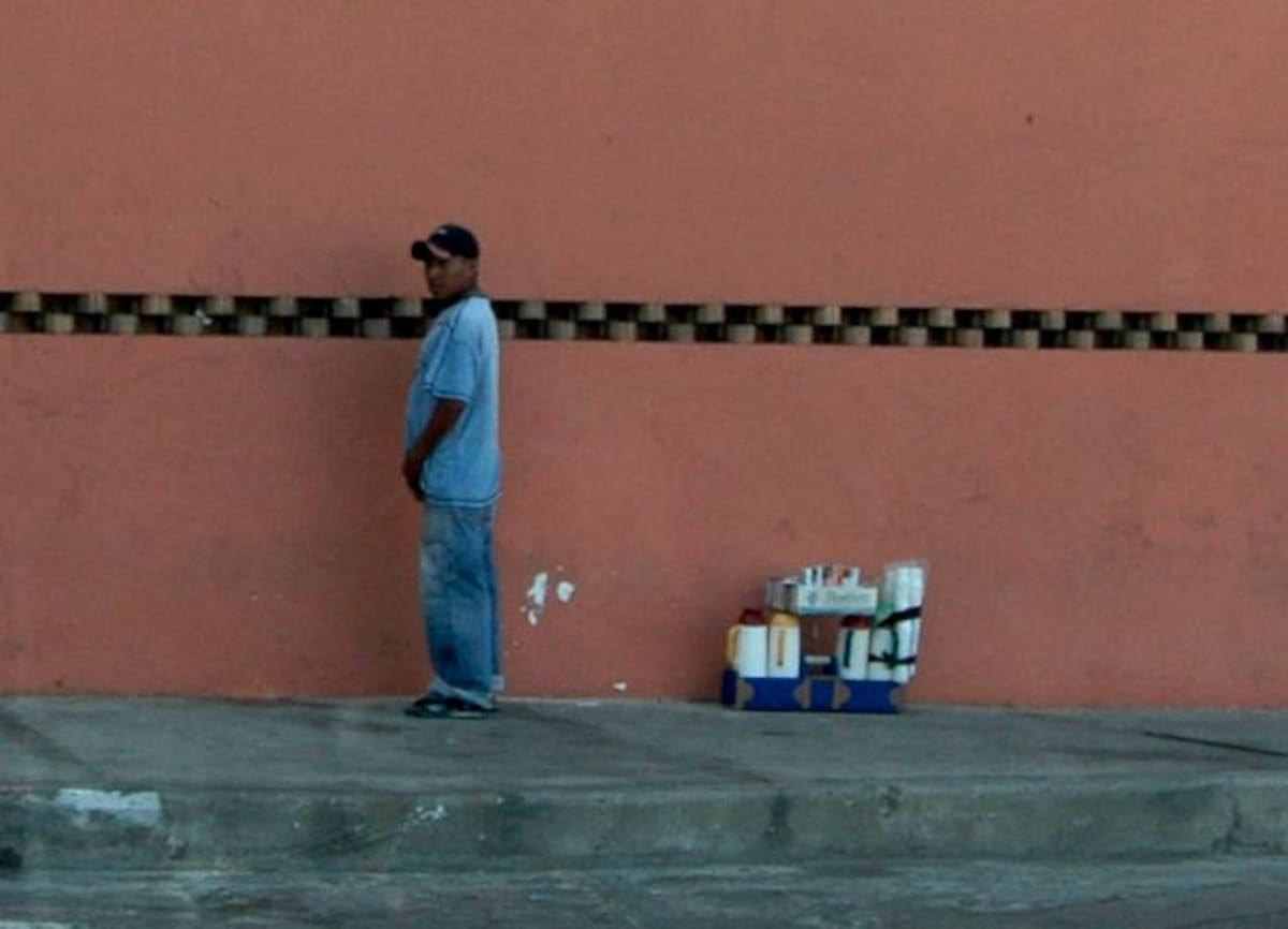 Con 736 mil pesos serán multados aquellos que realicen necesidades fisiológicas en el espacio público. //Archivo.