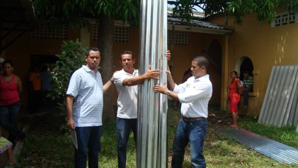 Damnificados por inundaciones y vendavales recibieron ayudas. EL UNIVERSAL.
