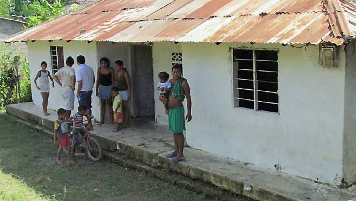 En esta casa residía el menor muerto por dengue.