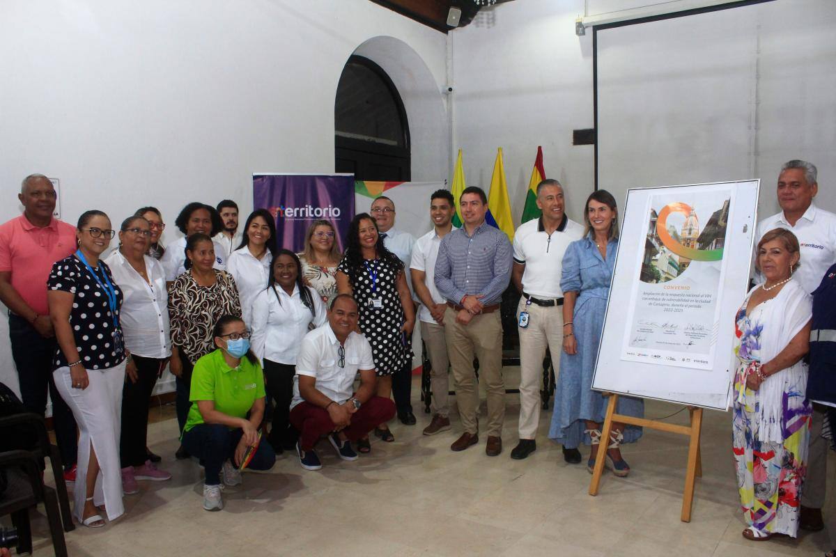 El convenio se firmó en la sede de la Alcaldía, en el Centro de Cartagena. // Foto: Julio Castaño - El Universal