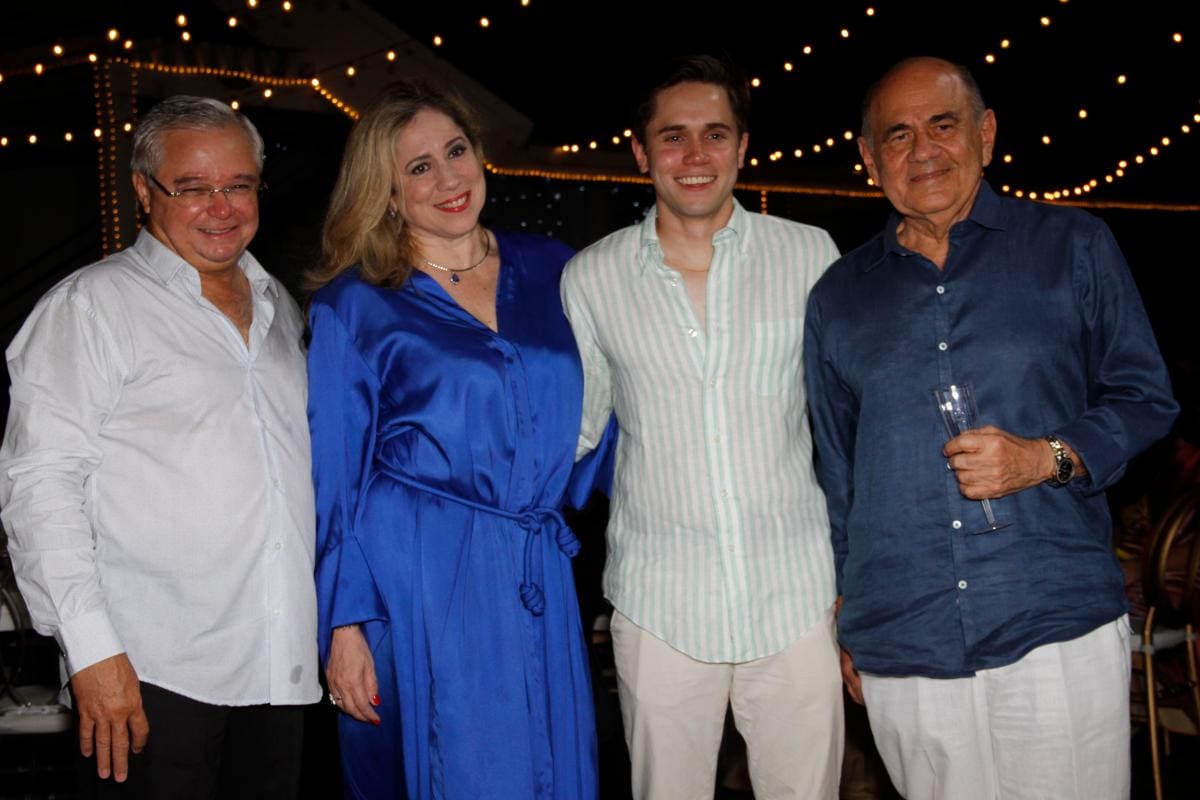 Juan Pablo Cepeda, María Alejandra de Cepeda, Nicolás Cepeda y Nelson Gallardo.