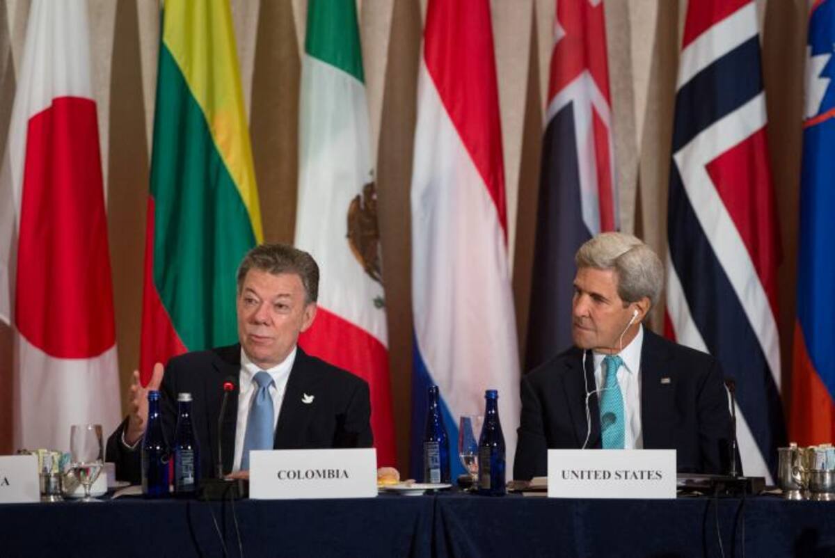 Santos habló de las "nefastas" consecuencias de las minas. AP Kevin Hagen.