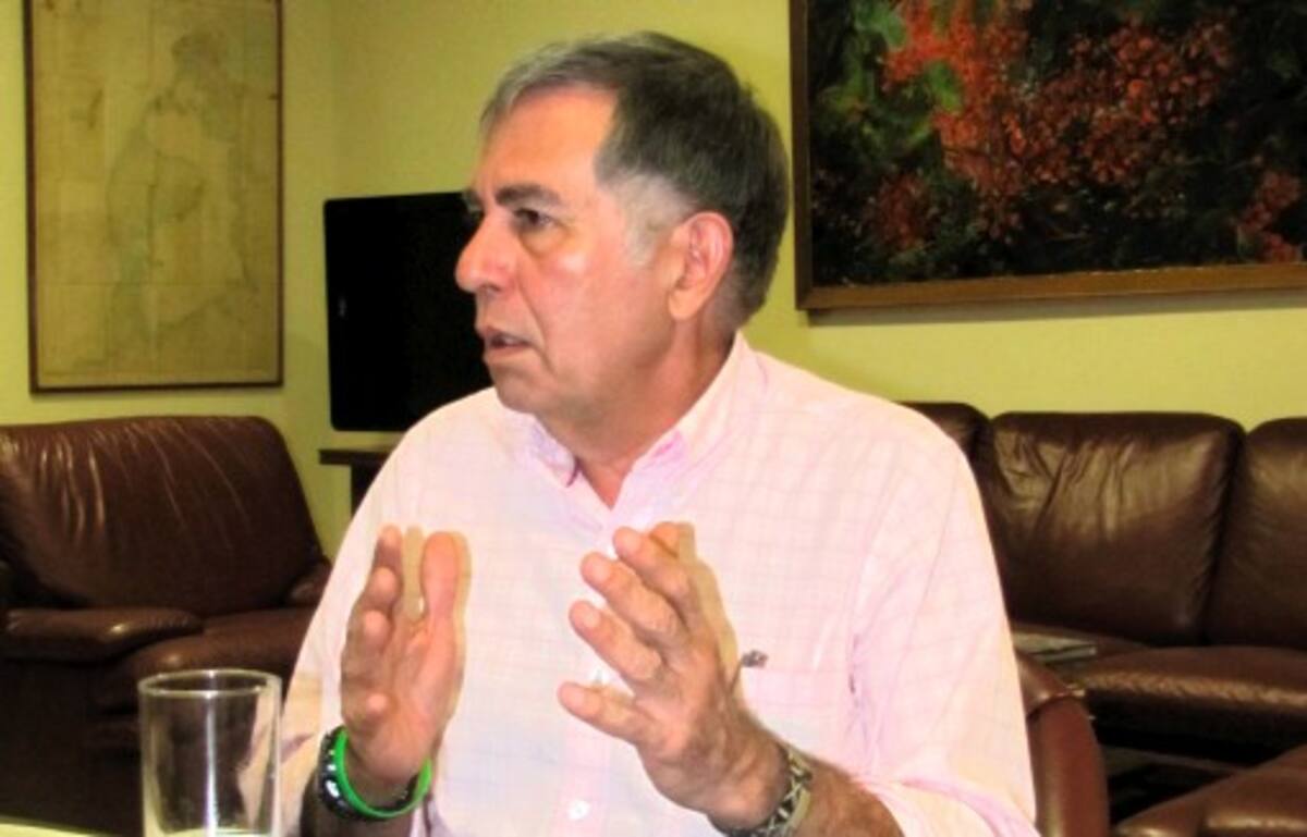 Hernando Buendía, escritor del libro Tras la huella del Almirante. ARCHIVO