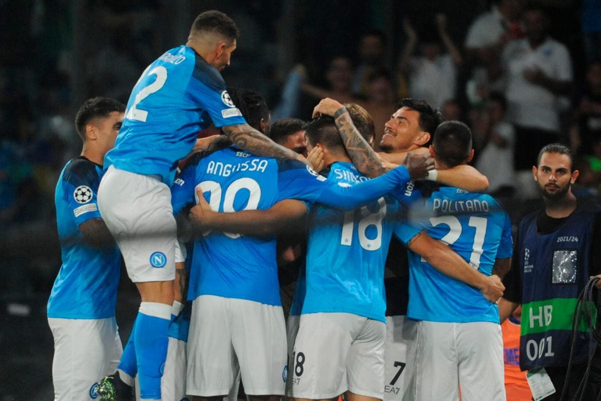 Nápoles le mete un ‘baile’ al Liverpool