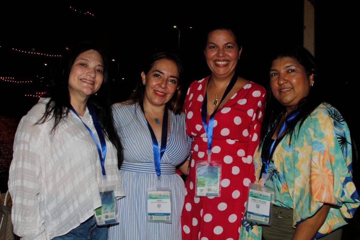 Sady Rivera, Jaddy Bedoya, Katherine Portaza y Nancy Carmona.