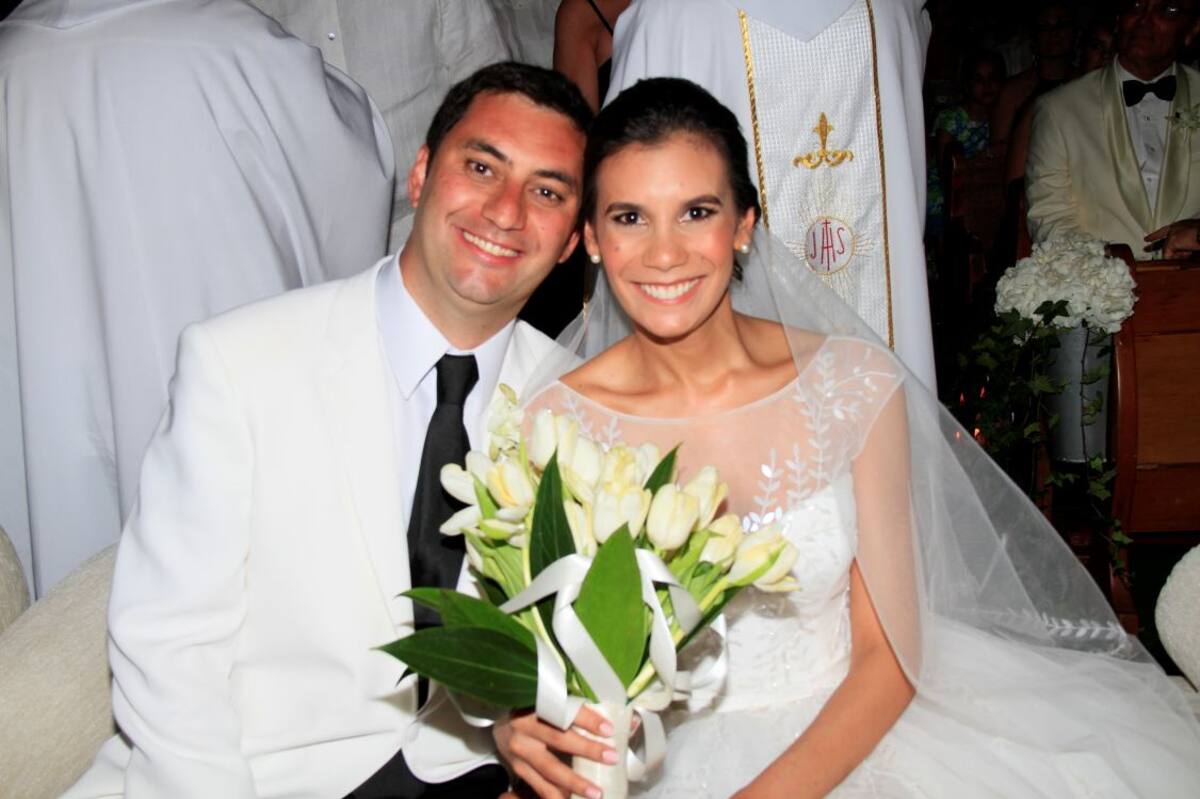 Los recién casados: Lucas Escobar y Luz Elena Díaz García.