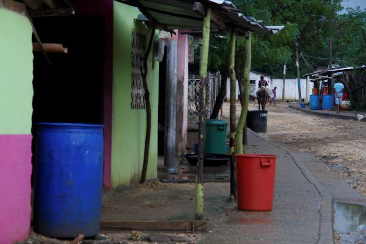 Así lucen las calles de Zipacoa en un día de lluvia, con tanques por todos lados Zenia Valdelamar