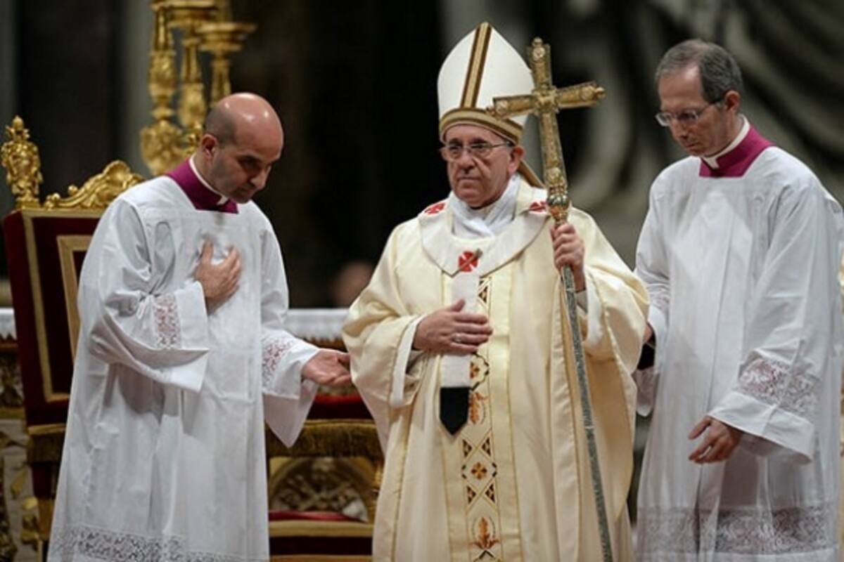 los libros revelan sobre todo la fuerte oposición interna a las reformas financieras del papa Francisco. AFP