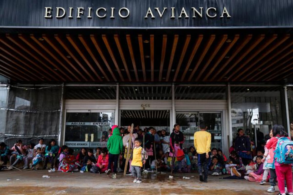 Fuerte enfrentamiento entre indígenas y autoridades en el centro de Bogotá