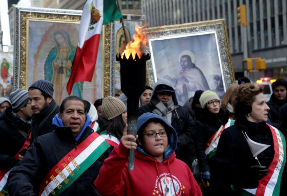 Mexicanos celebran día de la Virgen de Guadalupe en Nueva York. AP