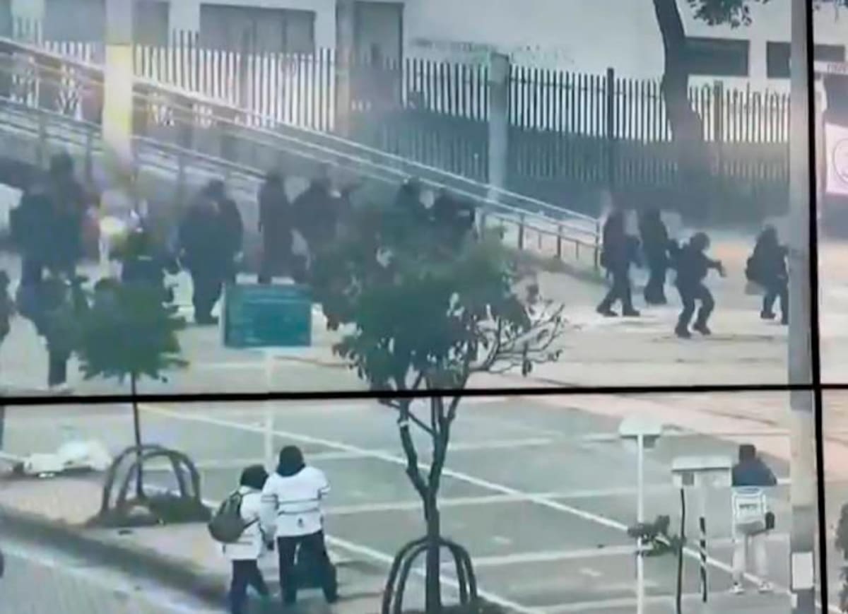 Los desórdenes ocurrieron afuera de la Universidad Nacional, en Bogotá.//El Colombiano