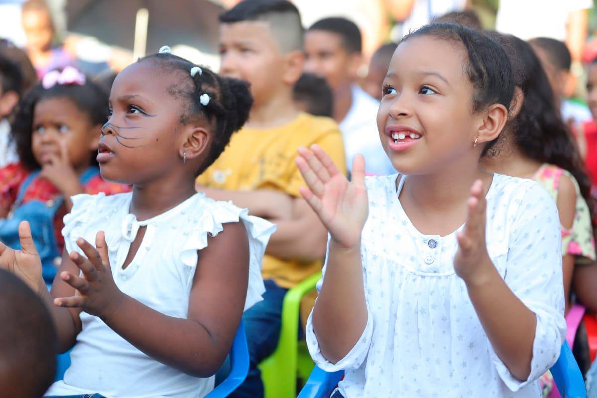 Los niños disfrutaron de la celebración organizada por la Gobernación de Bolívar, en el Parque Espíritu del Manglar. Fotos Cortesía
