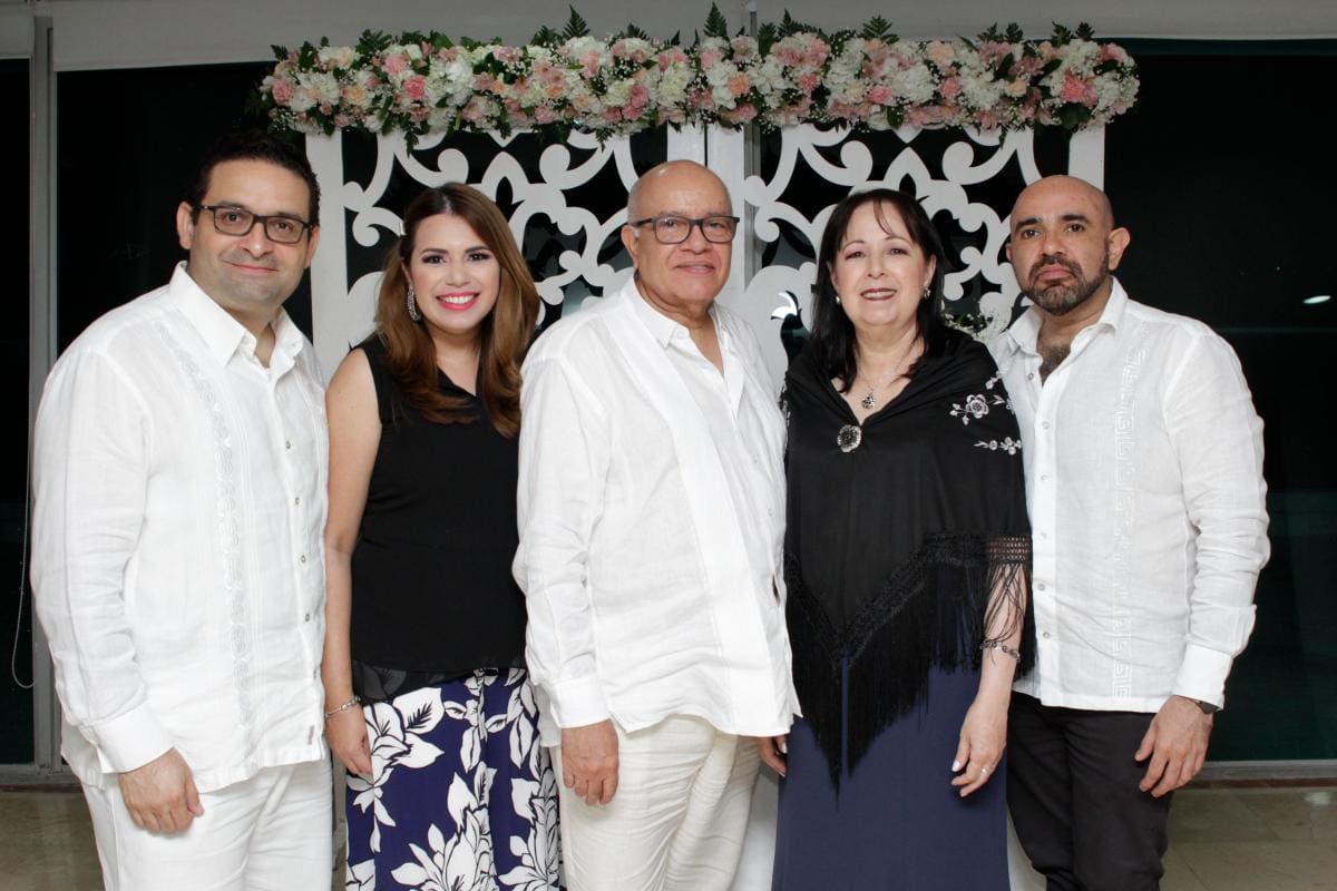 Enrique Buelvas, Yamilka Bermúdez, Claret Bermúdez, Amelia Carvajal y Jonathan Bermúdez.