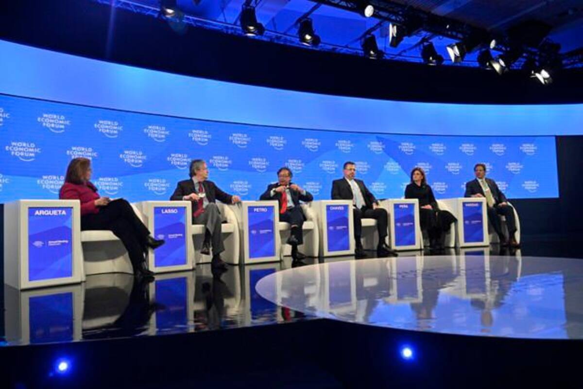 Petro insta a un “capitalismo descarbonizado” desde el Foro Económico