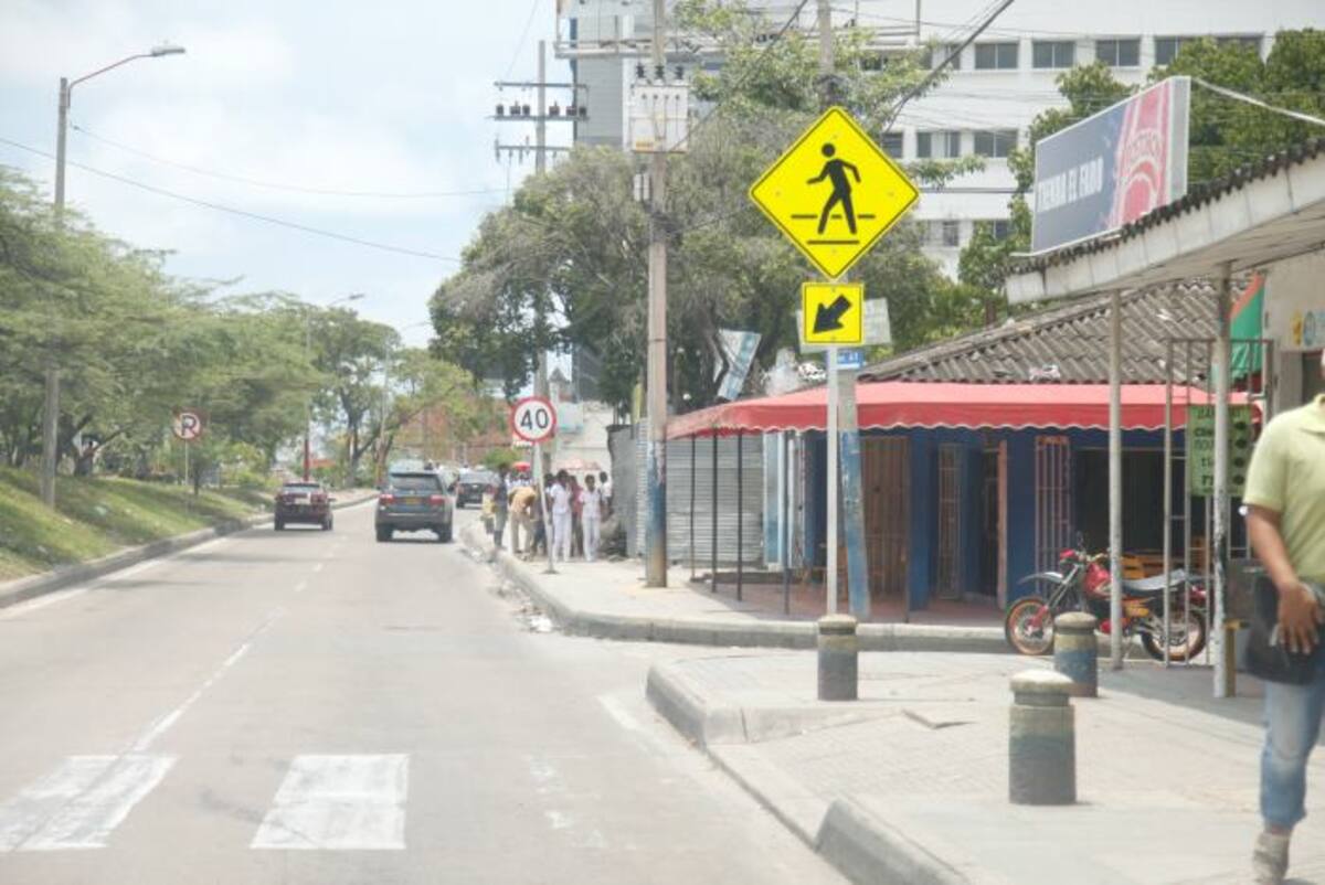 El menor fue apedreado cuando cruzó de Camino del Medio hacia el barrio Armenia, junto a la avenida Pedro de Heredia.