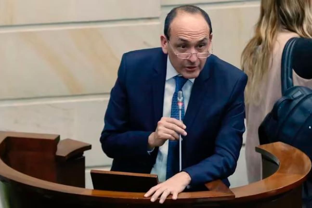 Vladimir Fernández es el nuevo magistrado de la Corte Constitucional