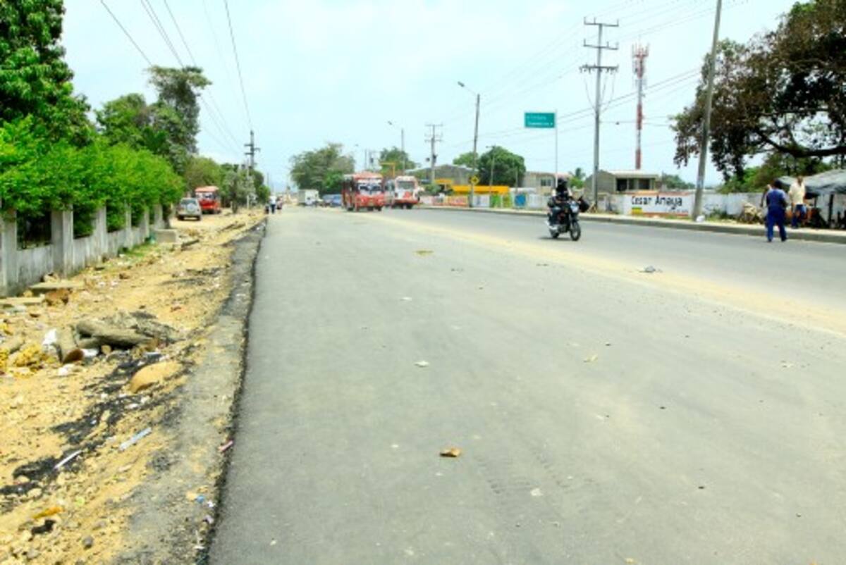 La Troncal de Occidente tendrá en su parte urbana dos calzadas que suman cuatro carriles en total; la vía tendrá un separador de un metro de ancho y bermas de 80 centímetros. JULIO CASTAÑO - EL UNIVERSAL