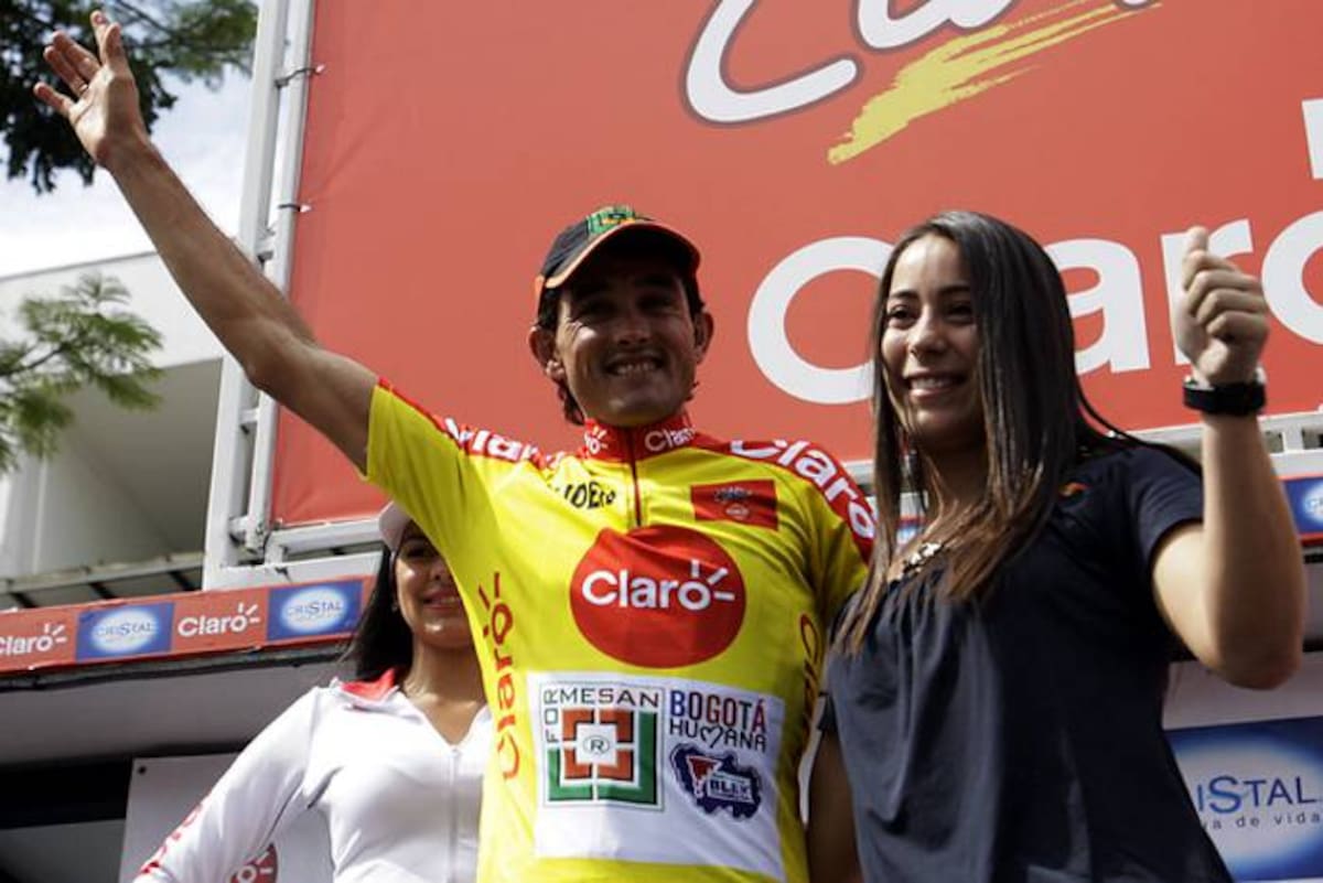 Óscar Sevilla con Mariana Pajón, campeona olímpica, quien acompañó la última etapa del Clásico RCN MAURICIO ALVARADO - COLPRENSA