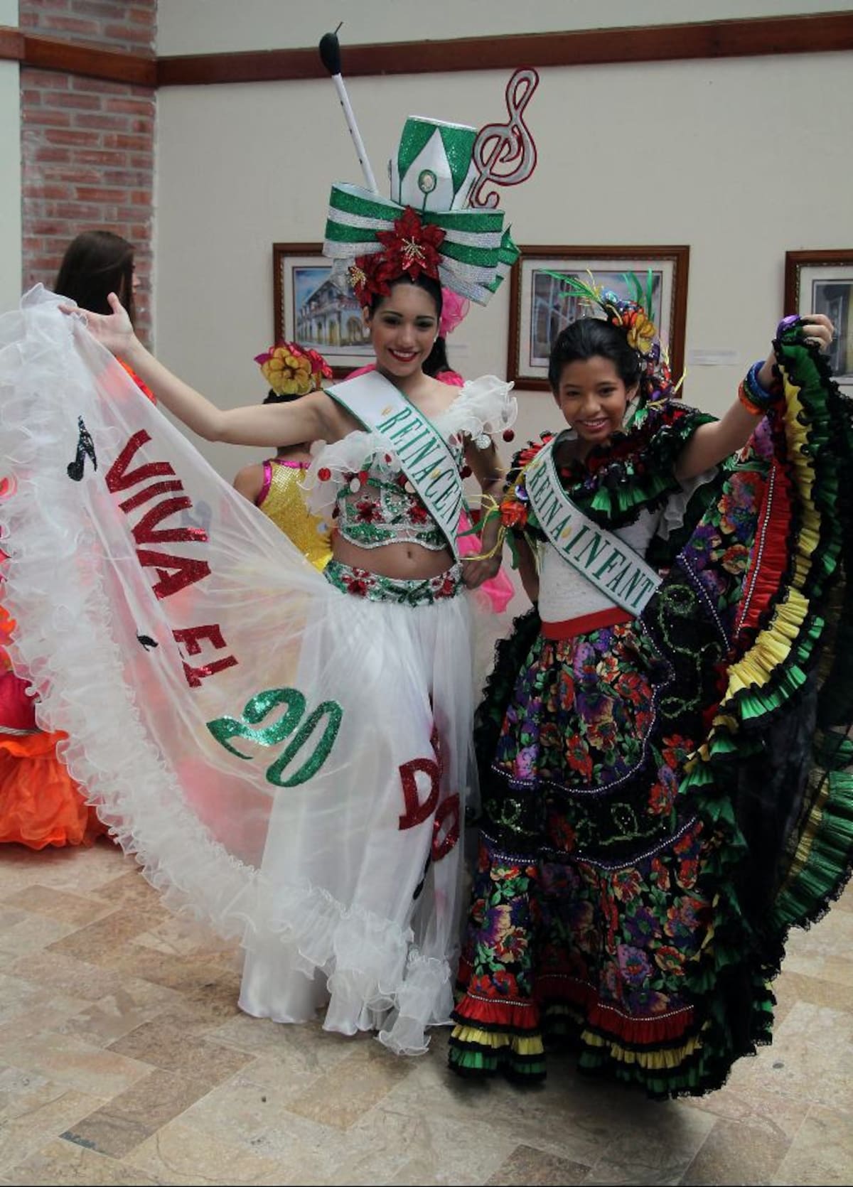 El programa arrancó con la imposición de bandas a las reinas Central e Infantil y proseguirá este 8 de enero.