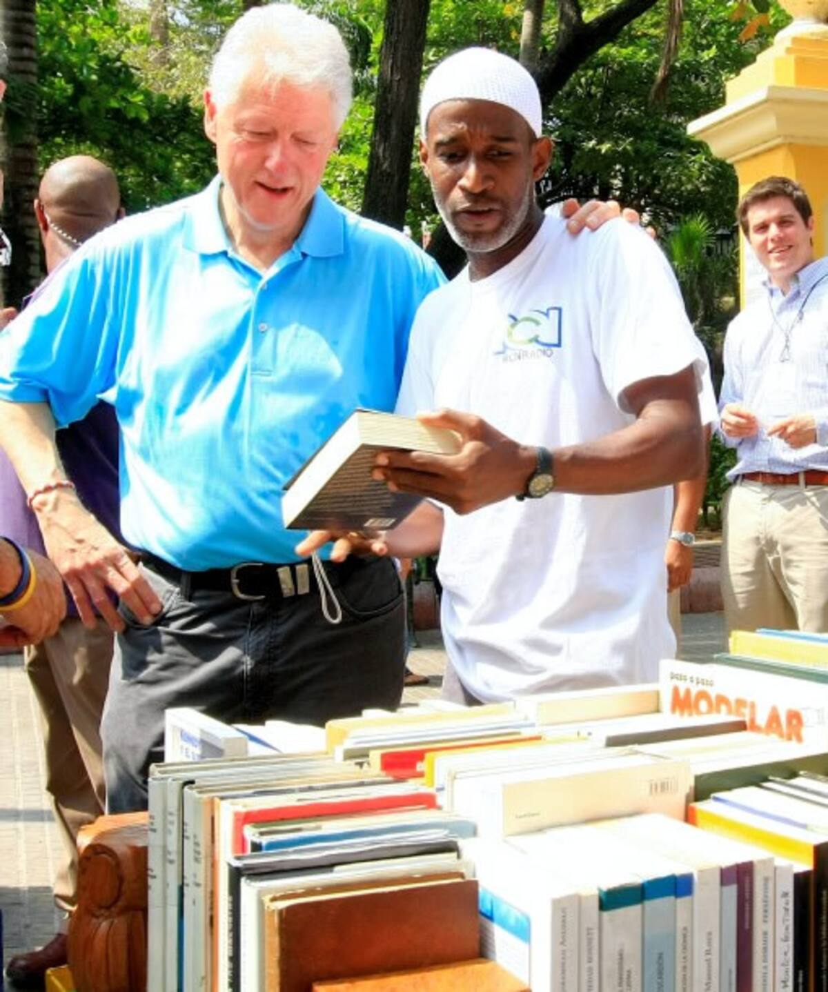 Bill Clinton en la Carreta Literaria. JULIO CASTAÑO /EL UNIVERSAL
