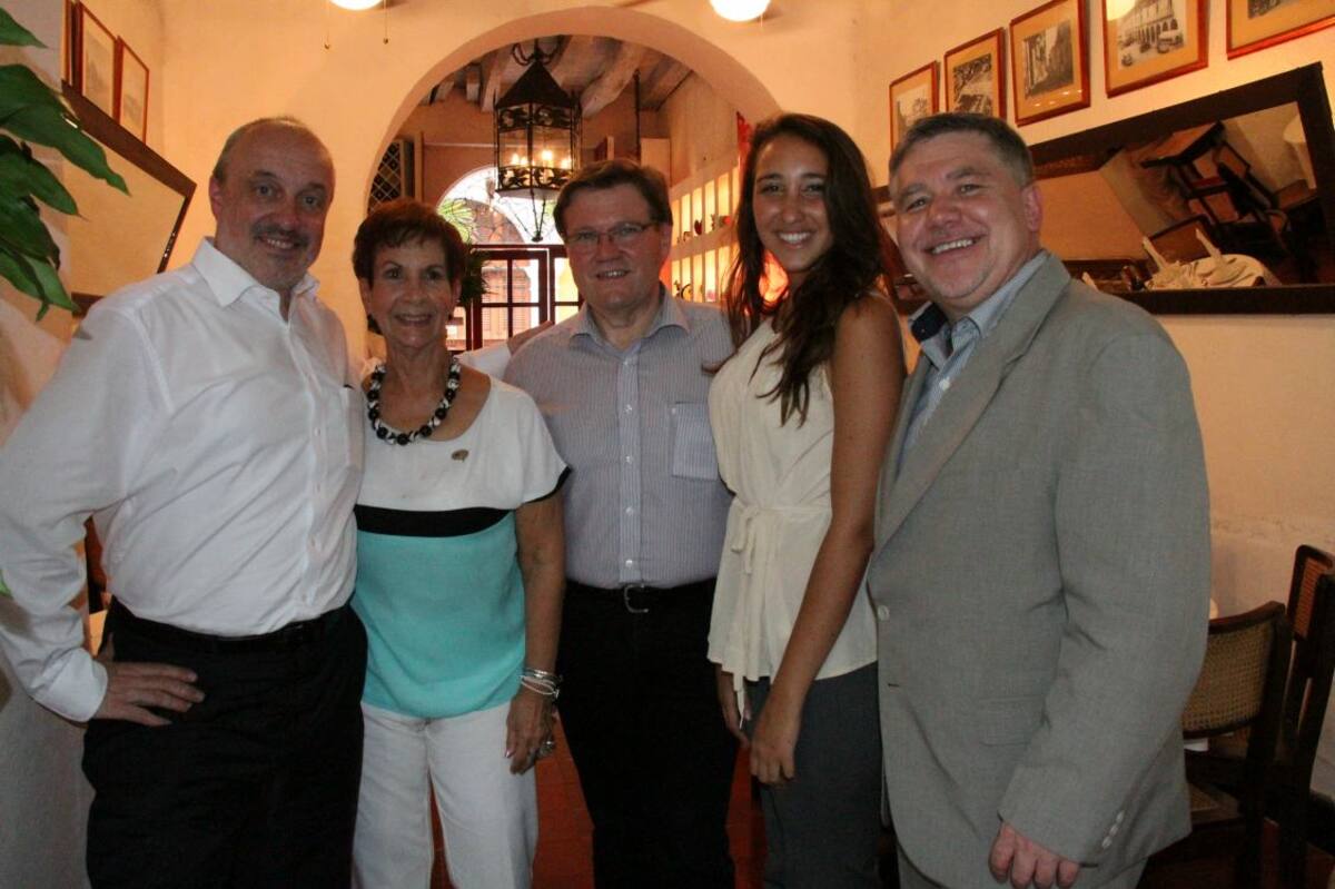 Petr Bratsky, María Del Socorro Pinzón, Zdnik Skromach, María Carolina Vélez y Milos Sklenka. FOTOS ZENIA VALDELAMAR/EL UNIVERSAL/