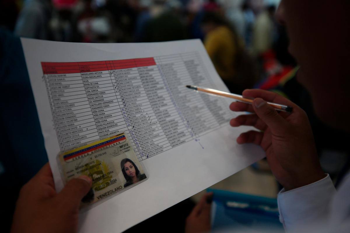 111 migrantes llegan a Venezuela provenientes de Estados Unidos