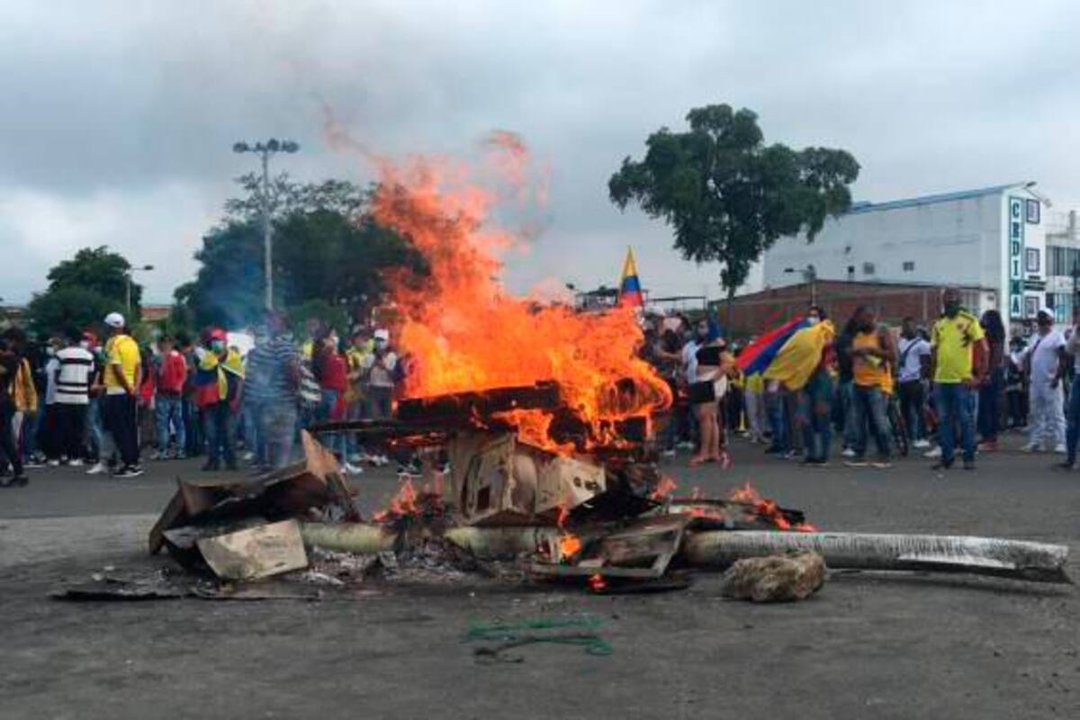 Desmanes y daños durante jornada de protestas en Cali