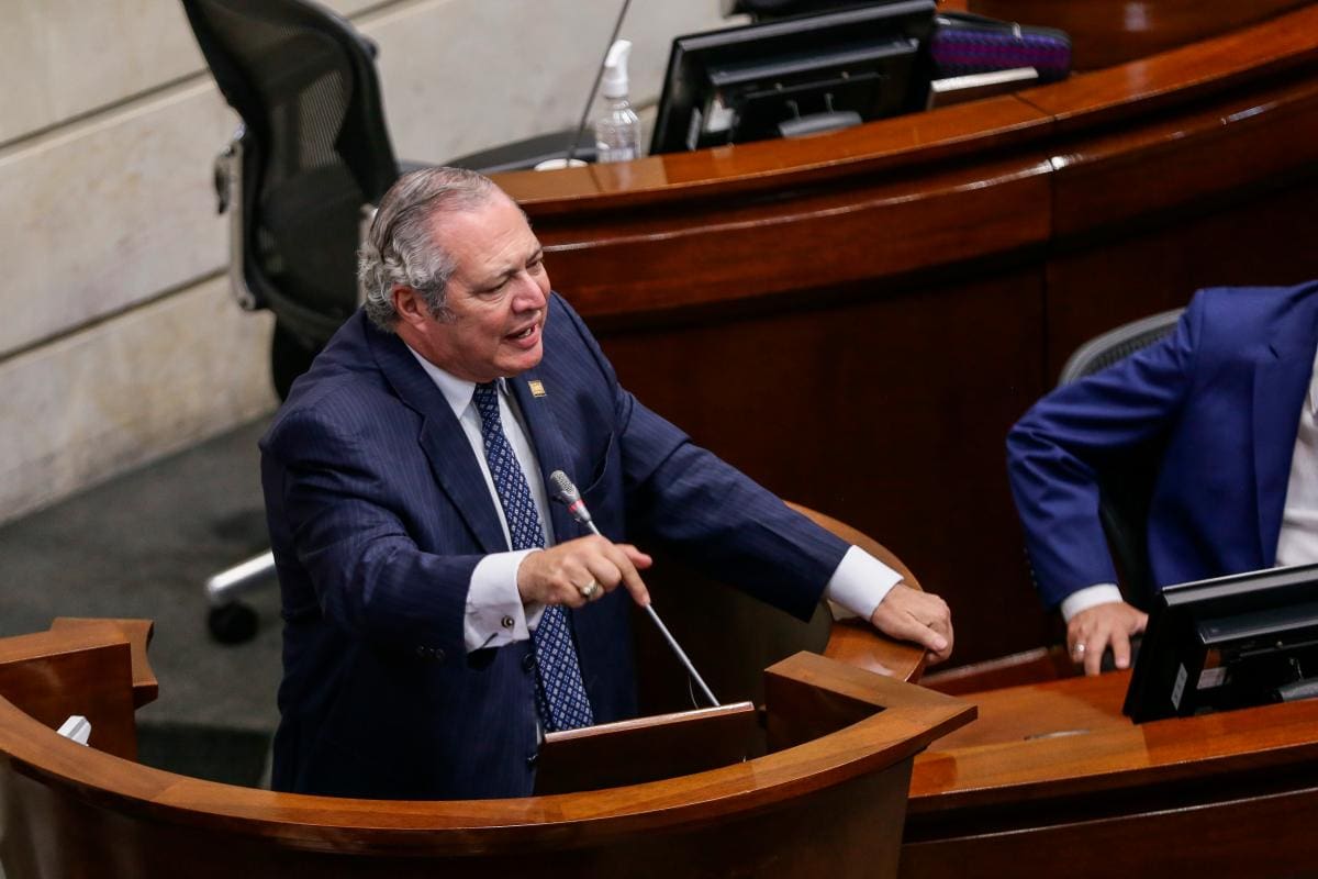 Presidente del Senado suspende discusión de la reforma pensional