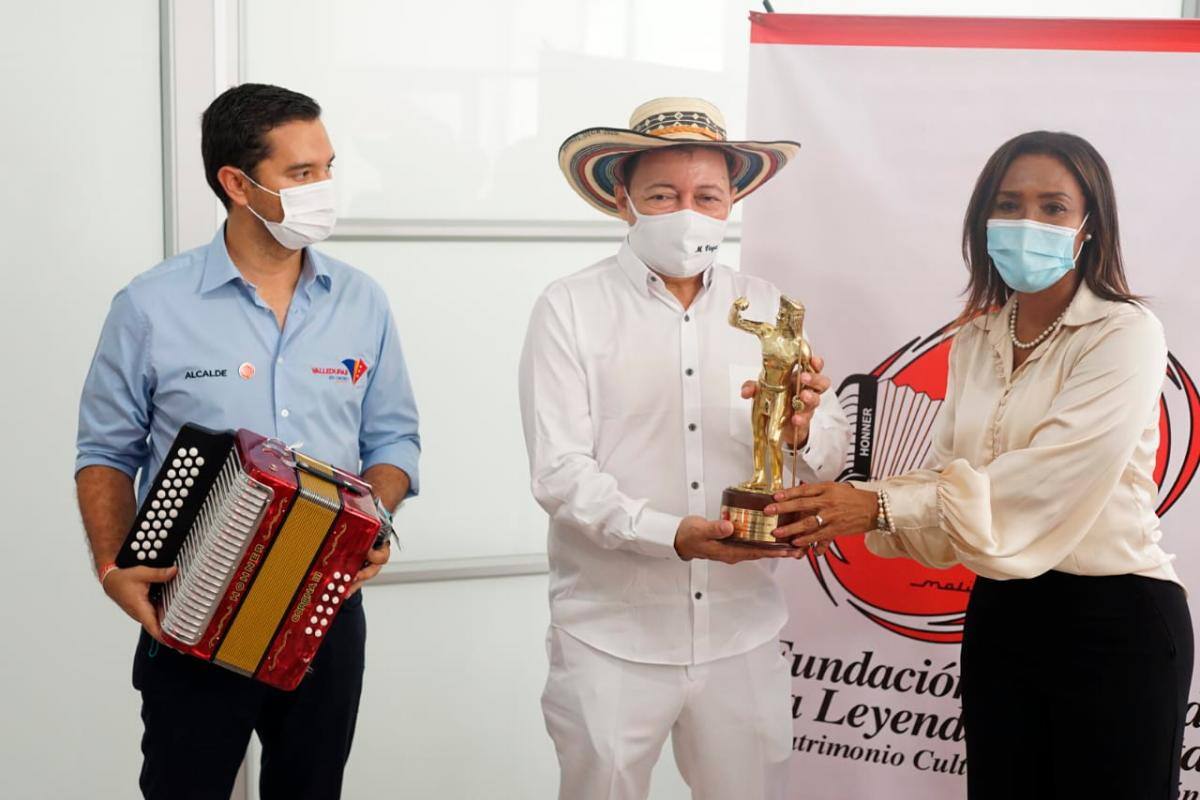 Reyes del Festival Vallenato son premiados