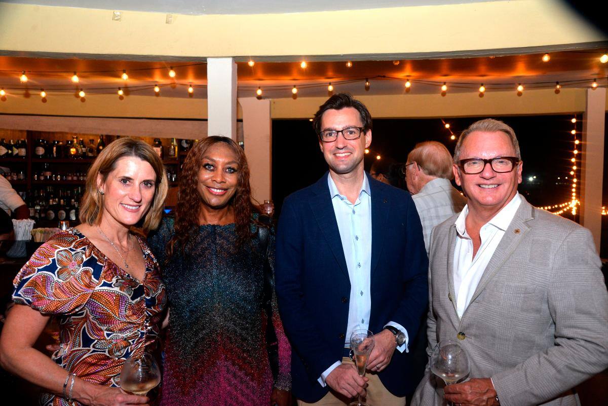 Aimee Price, Linda Scroggins, David Mulin, y Chris Austin.