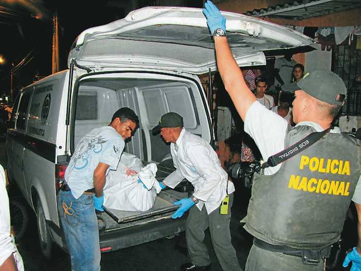 El cuerpo sin vida de la mujer, aún sin identificar, estaba en el cuarto de Eduardo Enrique Nieto.