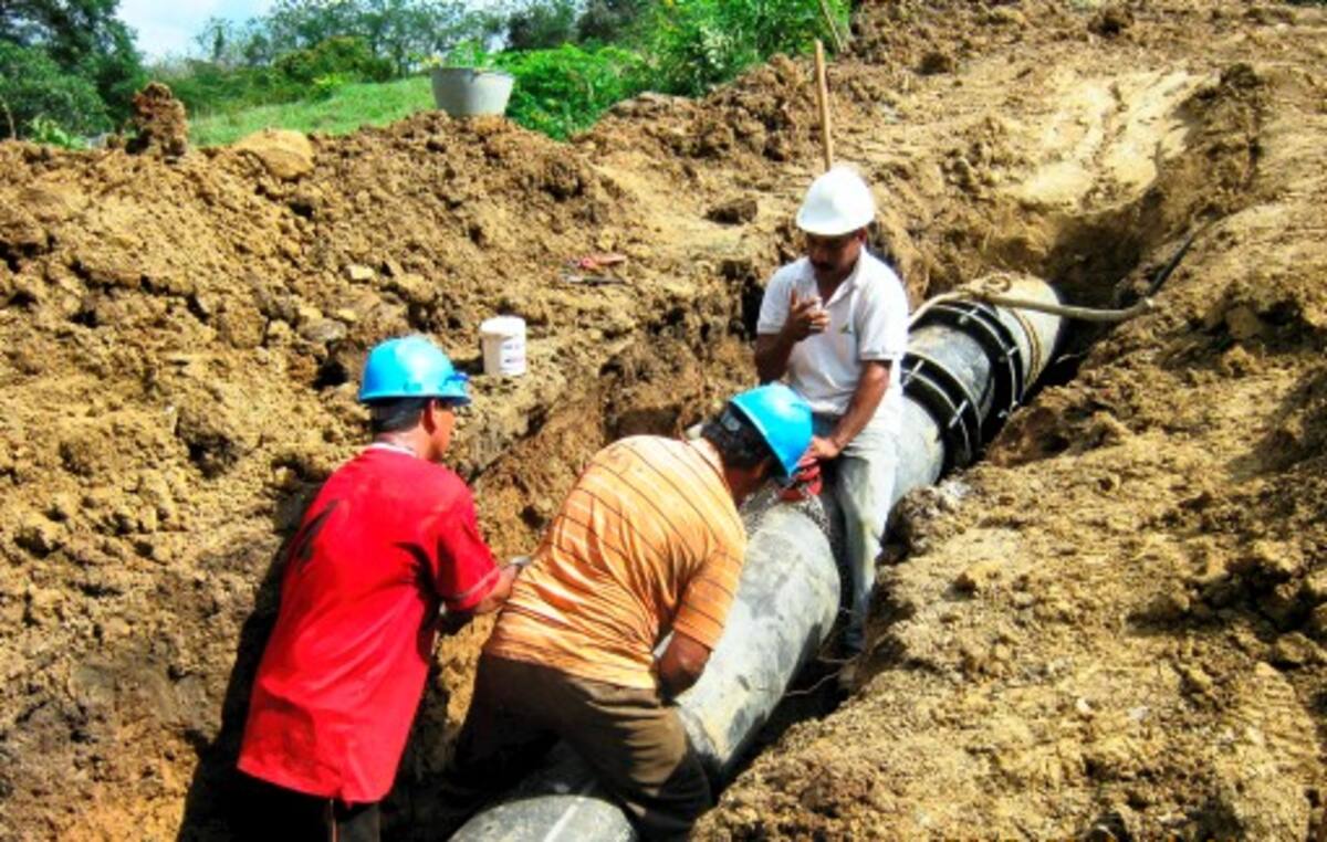 Trabajan para arreglar el daño que tiene a San Juan sin agua desde hace 3 semanas. JOSEITO CASTAÑO - EL UNIVERSAL