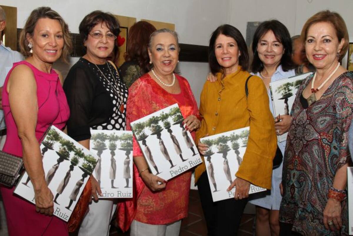 Emilce Vest, Marienma Flórez, María Paulina Espinosa, María Cristina Soto, Nelly de Fernández y Fabiola Agudelo. MARUJA PARRA