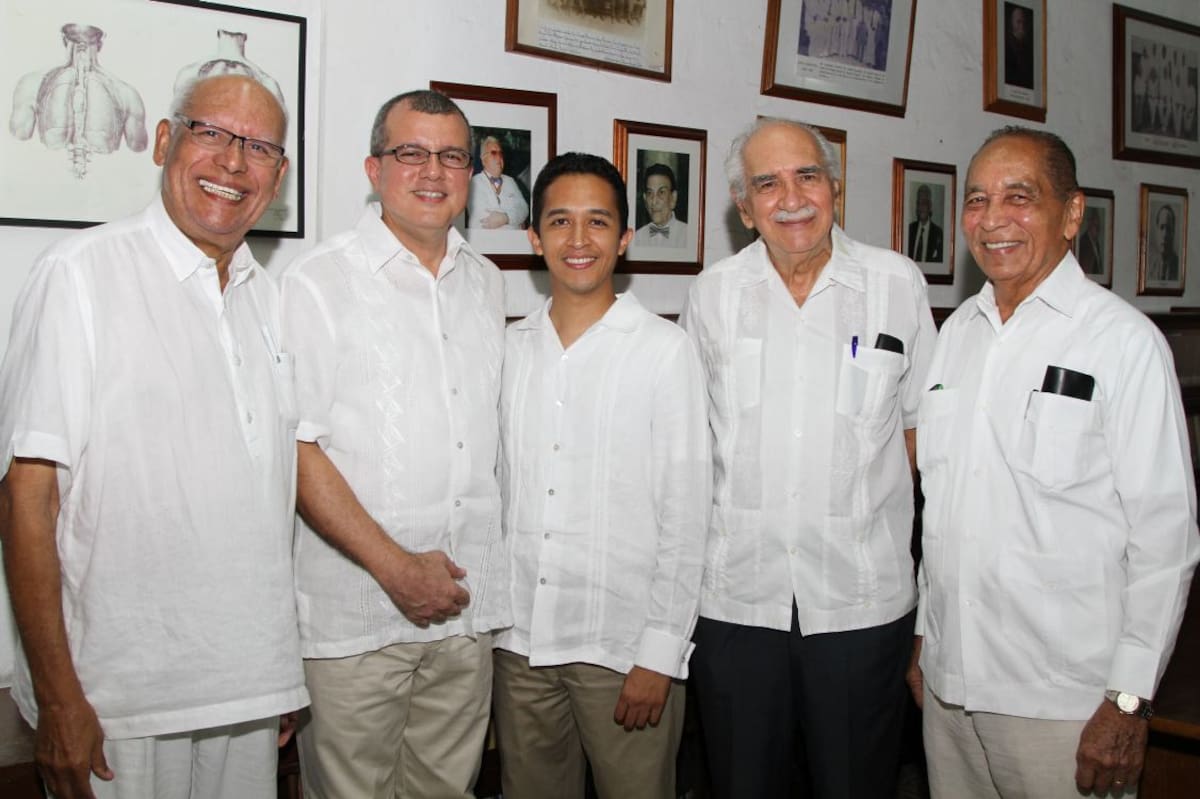 Raúl Vargas, Alex González, Gustavo Pinedo, Jaime Barrios y Benjamín Blanco.