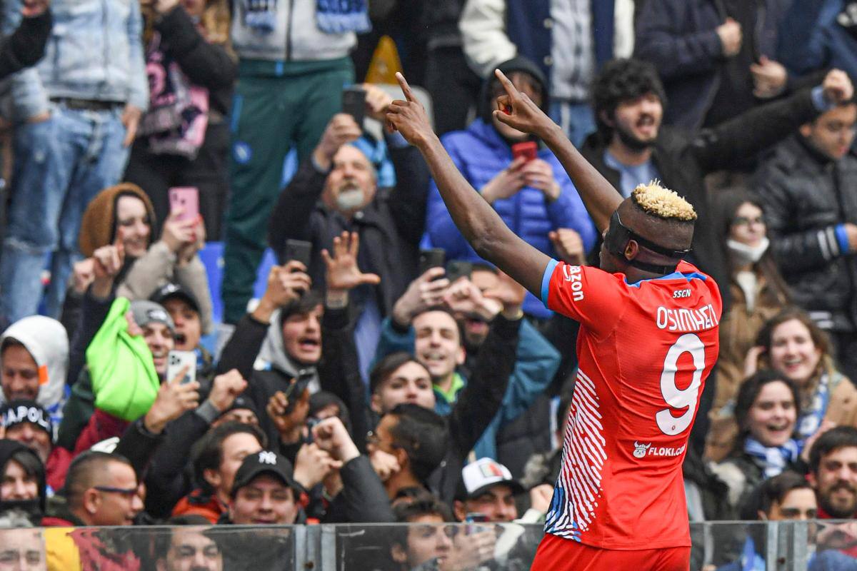 Nápoles remonta a Udinese y sigue en la pelea por el título de la Serie A Italiana